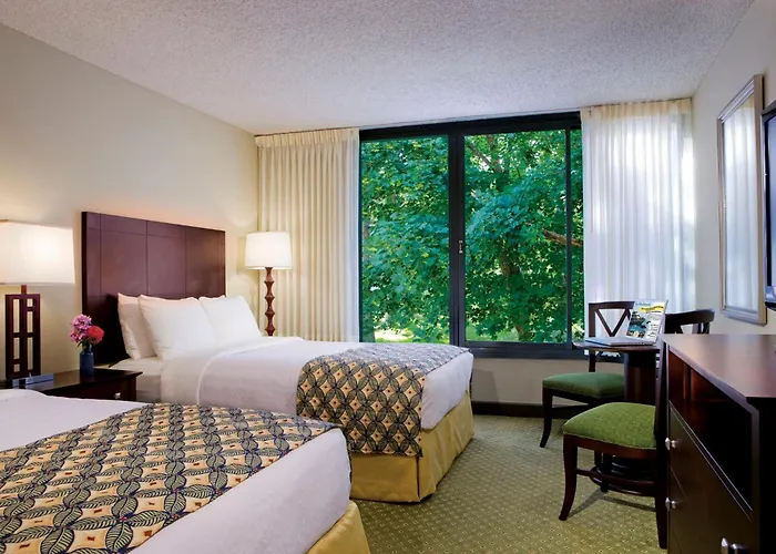 Hotels with a view Holiday Inn Bar Harbor Regency By Ihg